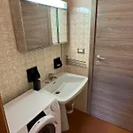 Casa Gianduia Davanti Al Grattacielo * טורינו