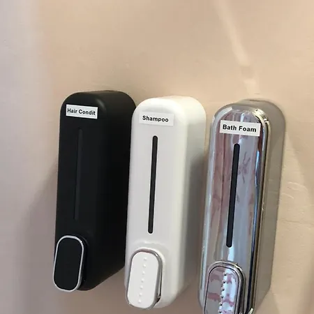 Casa Gianduia Davanti Al Grattacielo *