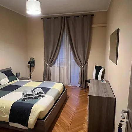 Apartamento Casa Gianduia Davanti Al Grattacielo Turim