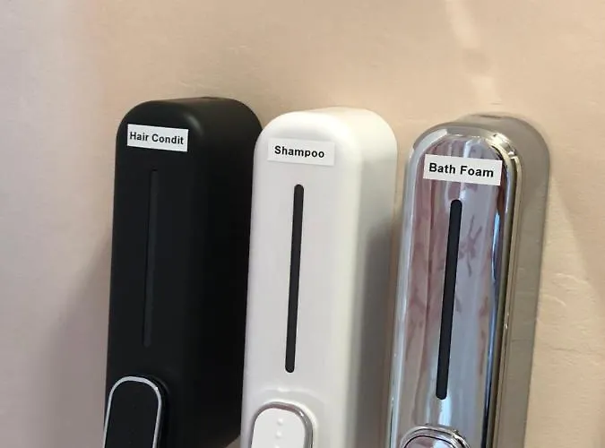 Casa Gianduia Davanti Al Grattacielo *